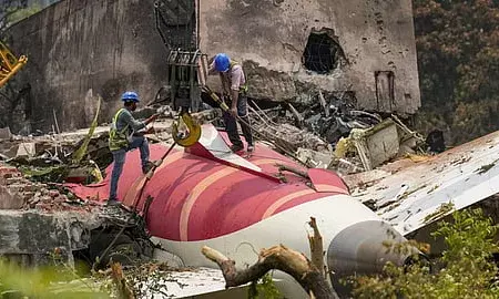 Ahmedabad Plane Crash: ਪਾਣੀ ਲੀਕ ਹੋਣ ਕਰਕੇ ਕ੍ਰੈਸ਼ ਹੋਇਆ ਸੀ ਪਲੇਨ, ਅਹਿਮਦਾਬਾਦ ਜਹਾਜ਼ ਹਾਦਸੇ ਚ ਨਵੇਂ ਖੁਲਾਸੇ ਨੇ ਸਭ ਨੂੰ ਕੀਤਾ ਹੈਰਾਨ