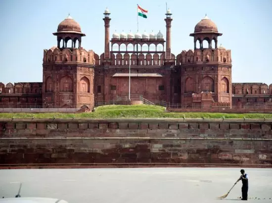 ਪ੍ਰਦੂਸ਼ਣ ਕਾਰਨ ਲਾਲ ਕਿਲ੍ਹੇ ਦਾ ਰੰਗ ਹੋ ਰਿਹਾ ਕਾਲਾ