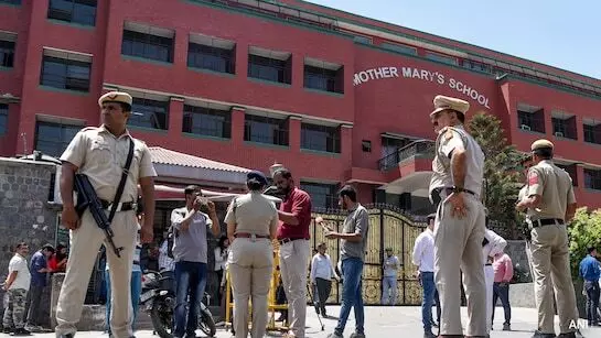 Delhi News: ਦਿੱਲੀ ਦੇ ਕਈ ਸਕੂਲਾਂ ਨੂੰ ਫਿਰ ਮਿਲੀ ਬੰਬ ਨਾਲ ਉਡਾਉਣ ਦੀ ਧਮਕੀ