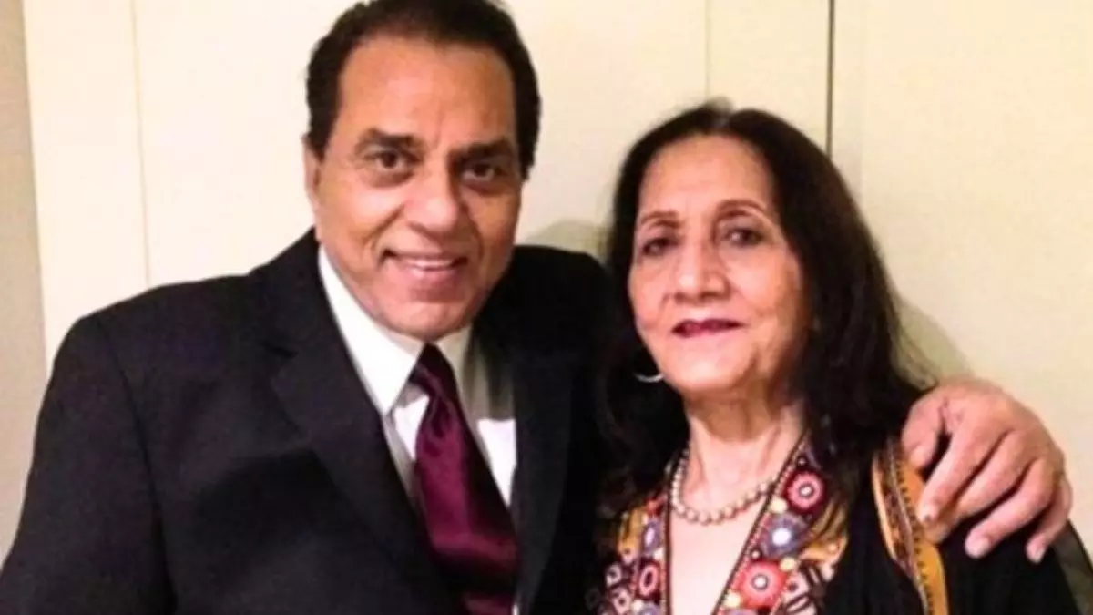 Dharmendra: ਪਹਿਲੀ ਪਤਨੀ ਪ੍ਰਕਾਸ਼ ਕੌਰ ਨਾਲ ਹਵਾਈ ਅੱਡੇ ਤੇ ਨਜ਼ਰ ਆਏ ਧਰਮਿੰਦਰ, ਵੀਡਿਓ ਵਾਇਰਲ