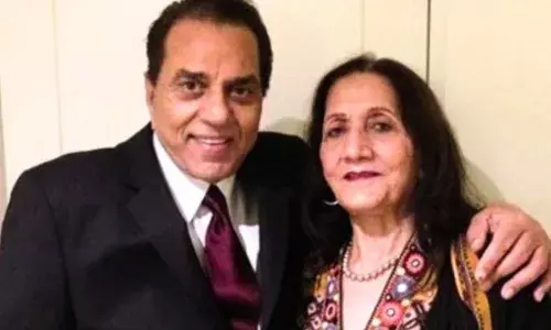 Dharmendra: ਪਹਿਲੀ ਪਤਨੀ ਪ੍ਰਕਾਸ਼ ਕੌਰ ਨਾਲ ਹਵਾਈ ਅੱਡੇ ਤੇ ਨਜ਼ਰ ਆਏ ਧਰਮਿੰਦਰ, ਵੀਡਿਓ ਵਾਇਰਲ