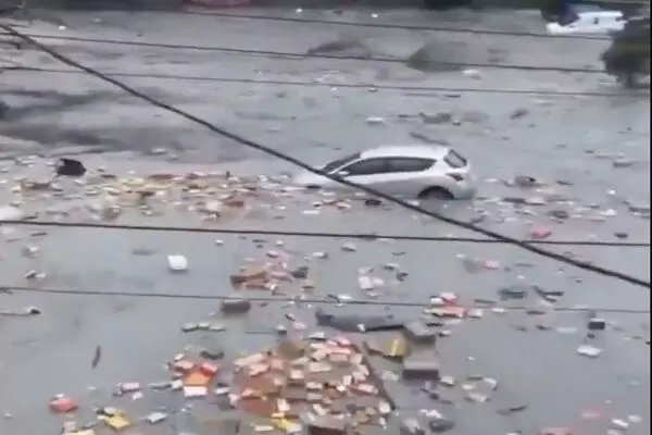 ਖ਼ਤਰਨਾਕ ਸਮੁੰਦਰੀ ਤੂਫਾਨ ਵਿਚ ਘਿਰੇ ਤਿੰਨ ਮੁਲਕਾਂ ਦੇ ਲੋਕ