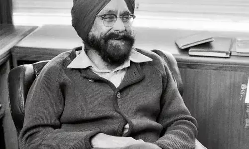 ਖੁਸ਼ਵੰਤ ਸਿੰਘ ਦੀਆਂ ਯਾਦਾਂ ਵਿਚੋ ਨਿਕਲਿਆ ਇਕ ਹੋਰ ਫੁਲ ਖੁਸ਼ਵੰਤ ਸਿੰਘ ਦੀਆਂ ਯਾਦਾਂ ਵਿਚੋ ਨਿਕਲਿਆ ਇਕ ਹੋਰ ਫੁਲ