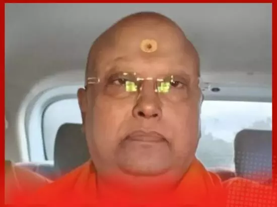 ਬਾਬਾ ਚੈਤਨਿਆਨੰਦ ਦੇ ਭੇਦ ਬੇਨਕਾਬ: PM ਦਫ਼ਤਰ ਨਾਲ ਜੁੜੇ ਹੋਣ ਦਾ ਦਾਅਵਾ ਬਾਬਾ ਚੈਤਨਿਆਨੰਦ ਦੇ ਭੇਦ ਬੇਨਕਾਬ: PM ਦਫ਼ਤਰ ਨਾਲ ਜੁੜੇ ਹੋਣ ਦਾ ਦਾਅਵਾ