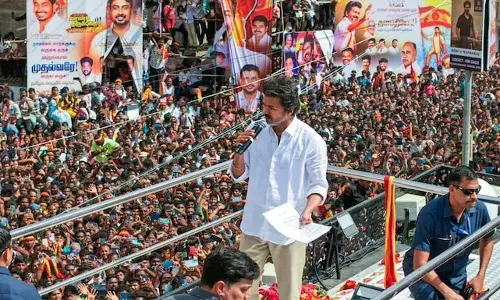 Vijay Thalpathy: ਐਕਟਰ ਵਿਜੈ ਥਲਪਤੀ ਨੇ ਰੈਲੀ ਦੌਰਾਨ ਭਗਦੜ ਤੇ ਤੋੜੀ ਚੁੱਪੀ, ਬੋਲੇ- ਮੇਰੇ ਦਿਲ ਦਿਮਾਗ਼ ਤੇ ਬੋਝ