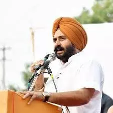 ਪਠਾਣਮਾਜਾਰਾ ਦੇ ਪਰਿਵਾਰ ਨੂੰ ਵਿਰੋਧੀ ਸਿਆਸੀ ਪਾਰਟੀ ਦੇ ਆਗੂਆਂ ਦੀ ਹਮਦਰਦੀ