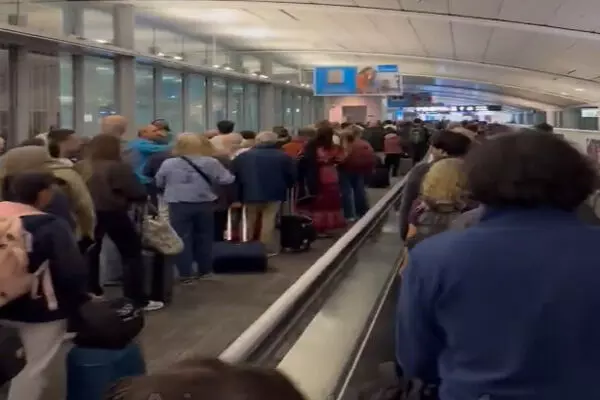 ਕੈਨੇਡਾ ਦੇ ਹਵਾਈ ਅੱਡਿਆਂ ’ਤੇ ਫਸੇ ਹਜ਼ਾਰਾਂ ਮੁਸਾਫ਼ਰ