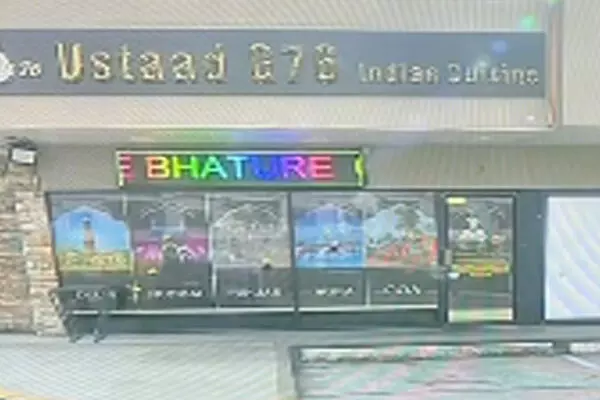 ਕੈਨੇਡਾ ’ਚ ਭਾਰਤੀ ਪਰਵਾਰ ਮੁੜ ਬਣੇ ਨਿਸ਼ਾਨਾ ਕੈਨੇਡਾ ’ਚ ਭਾਰਤੀ ਪਰਵਾਰ ਮੁੜ ਬਣੇ ਨਿਸ਼ਾਨਾ