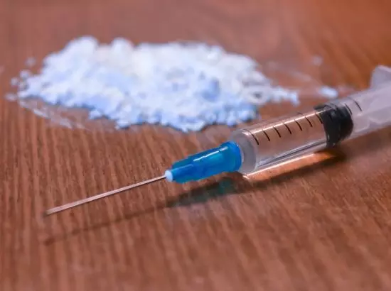 ਨਸ਼ਿਆਂ ਦੀ ਮਾਰ: ਮਾਂ ਨਸ਼ੇੜੀ ਧੀ ਨੂੰ ਲੈ ਕੇ MLA ਦਫ਼ਤਰ ਪਹੁੰਚੀ ਨਸ਼ਿਆਂ ਦੀ ਮਾਰ: ਮਾਂ ਨਸ਼ੇੜੀ ਧੀ ਨੂੰ ਲੈ ਕੇ MLA ਦਫ਼ਤਰ ਪਹੁੰਚੀ