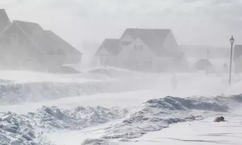 ਮਾਊਂਟ ਐਵਰੈਸਟ ਤੇ ਭਾਰੀ ਬਰਫ਼ੀਲਾ ਤੂਫ਼ਾਨ: 1,000 ਤੋਂ ਵੱਧ ਪਰਬਤਾਰੋਹੀ ਫਸੇ