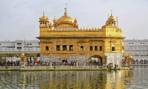 ਸ੍ਰੀ ਗੁਰੂ ਰਾਮਦਾਸ ਜੀ ਦੇ ਪ੍ਰਕਾਸ਼ ਪੁਰਬ ਨੂੰ ਸਮਰਪਿਤ ਸੱਚਖੰਡ ਸ਼੍ਰੀ ਹਰਿਮੰਦਰ ਸਾਹਿਬ ਦੀ ਖ਼ੂਬਸੂਰਤ ਸਜਾਵਟ ਸ਼ੁਰੂ