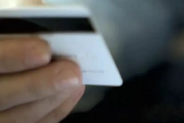 ਕੈਨੇਡਾ ’ਚ ਅਖੌਤੀ ਬੈਂਕ ਅਫ਼ਸਰਾਂ ਨੇ ਠੱਗੇ ਸੈਂਕੜੇ ਲੋਕ