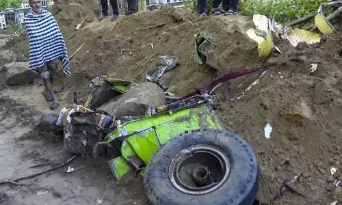 ਹਿਮਾਚਲ ਵਿੱਚ ਬੱਸ ਉੱਤੇ ਢਿੱਗਾਂ ਡਿੱਗਣ ਨਾਲ 16 ਵਿਅਕਤੀਆਂ ਦੀ ਹੋਈ ਮੌਤ