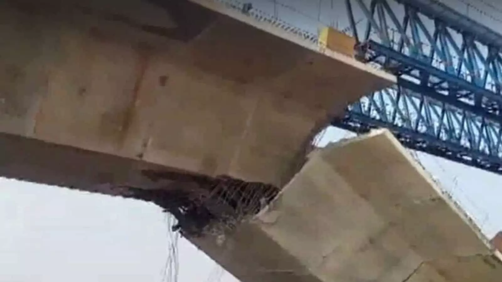 Uttar Pradesh: ਉੱਤਰ ਪ੍ਰਦੇਸ਼ ਵਿੱਚ ਵੱਡਾ ਹਾਦਸਾ, ਉਸਾਰੀ ਅਧੀਨ ਰੇਲਵੇ ਬ੍ਰਿਜ ਡਿੱਗਿਆ, ਕਈ ਮਜ਼ਦੂਰ ਜ਼ਖ਼ਮੀ