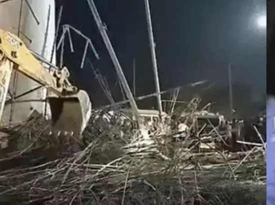 ਨਿਰਮਾਣ ਅਧੀਨ ਰੇਲਵੇ ਪੁਲ ਡਿੱਗਿਆ, ਮਜ਼ਦੂਰ ਮਲਬੇ ਹੇਠ ਦੱਬ ਗਏ