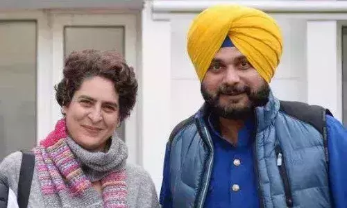 ਨਵਜੋਤ ਸਿੰਘ ਸਿੱਧੂ ਨੇ ਕੀਤੀ ਪ੍ਰਿੰਯਕਾਂ ਗਾਂਧੀ ਨਾਲ ਮੁਲਾਕਾਤ, ਸਿਆਸੀ ਹਲਚਲ ਤੇਜ