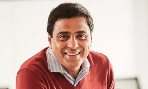 Bollywood News: ਇਹ ਹੈ ਬਾਲੀਵੁੱਡ ਸਭ ਤੋਂ ਅਮੀਰ ਵਿਅਕਤੀ, 3 ਵਾਰ ਹੋਇਆ ਦੀਵਾਲੀਆ, ਅੱਜ ਸ਼ਾਹਰੁਖ ਤੋਂ ਜ਼ਿਆਦਾ ਦੌਲਤ