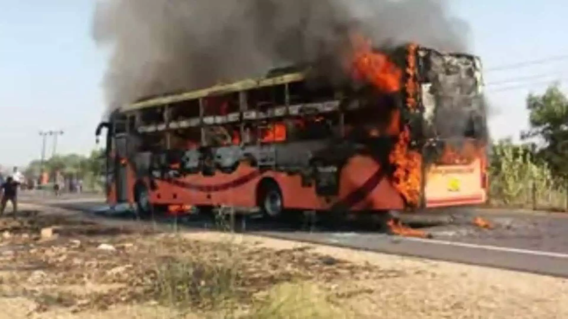 Rajasthan News: ਰਾਜਸਥਾਨ ਵਿੱਚ ਵੱਡਾ ਹਾਦਸਾ, ਚੱਲਦੀ ਬੱਸ ਨੂੰ ਲੱਗੀ ਅੱਗ, ਜ਼ਿੰਦਾ ਸੜੀਆਂ ਸਵਾਰੀਆਂ