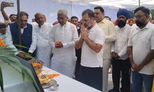 Rahul Gandhi: ਪੂਰਨ ਕੁਮਾਰ ਦੇ ਪਰਿਵਾਰ ਨੂੰ ਮਿਲਣ ਪਹੁੰਚੇ ਰਾਹੁਲ ਗਾਂਧੀ, PM ਤੇ CM ਤੇ ਕੱਸੇ ਤਿੱਖੇ ਤੰਜ