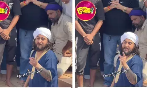 Khan Saab: ਪੰਜਾਬੀ ਗਾਇਕ ਖਾਨ ਸਾਬ ਦਾ ਪਿਓ ਦੀ ਕਬਰ ਤੇ ਰੋਂਦੇ ਦਾ ਵੀਡਿਓ ਵਾਇਰਲ, ਕਿਹਾ- ਇਹ ਸੀ ਅਸਲ ਹੀਰ ਰਾਂਝਾ