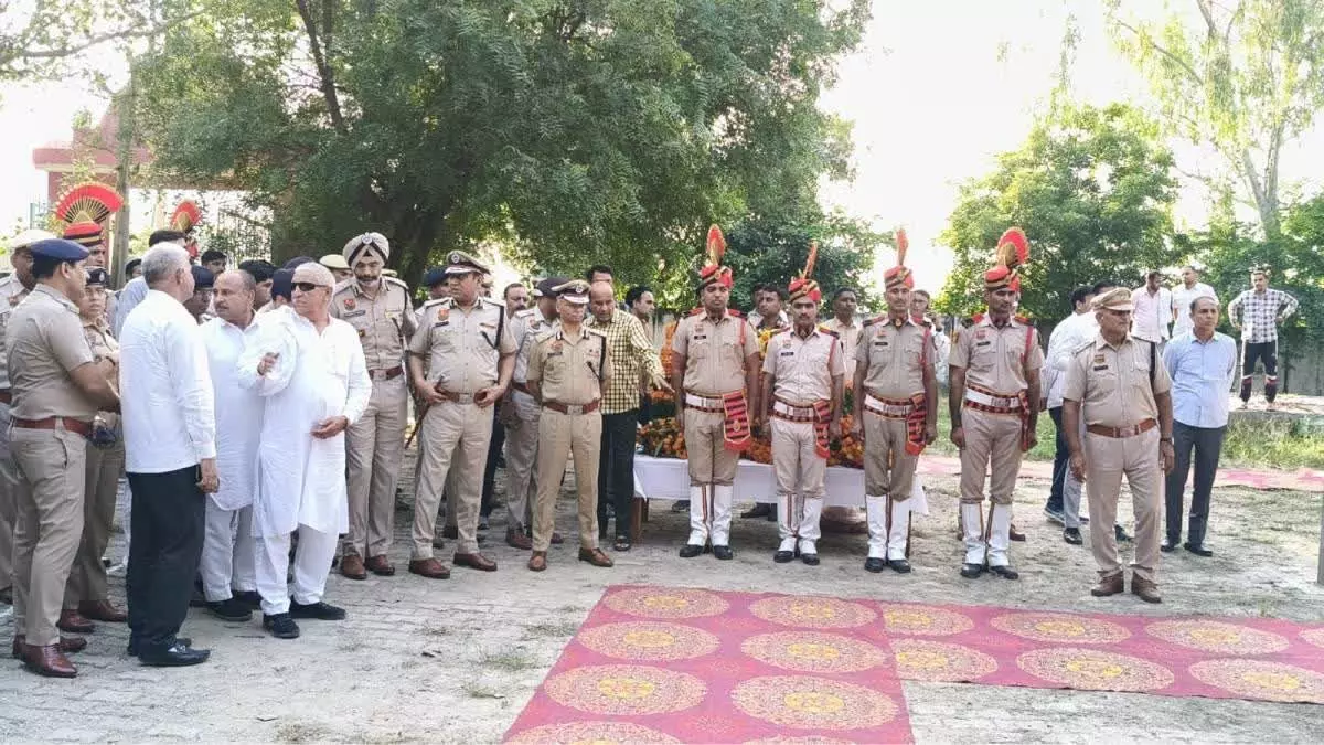 Haryana News: ਹਰਿਆਣਾ ਦੇ ASI ਸੰਦੀਪ ਦਾ ਸਰਕਾਰੀ ਸਨਮਾਨ ਨਾਲ ਅੰਤਿਮ ਸਸਕਾਰ, ਕੀਤੀ ਸੀ ਖ਼ੁਦਕੁਸ਼ੀ