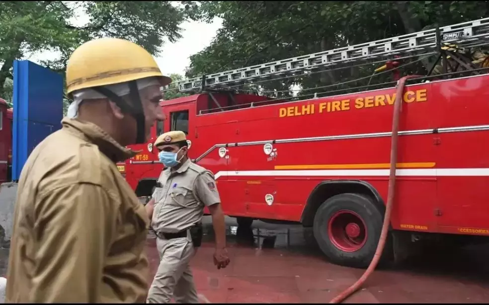 ਦੀਵਾਲੀ ਲਈ ਫਾਇਰ ਸਰਵਿਸ ਹਾਈ ਅਲਰਟ ਤੇ ਦੀਵਾਲੀ ਲਈ ਫਾਇਰ ਸਰਵਿਸ ਹਾਈ ਅਲਰਟ ਤੇ