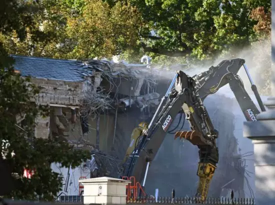 ਟਰੰਪ ਨੇ ਵ੍ਹਾਈਟ ਹਾਊਸ ਤੇ ਬੁਲਡੋਜ਼ਰ ਕਿਉਂ ਚਲਾਇਆ?