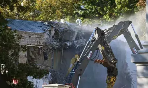 ਟਰੰਪ ਨੇ ਵ੍ਹਾਈਟ ਹਾਊਸ ਤੇ ਬੁਲਡੋਜ਼ਰ ਕਿਉਂ ਚਲਾਇਆ?