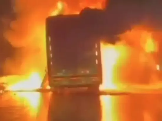 Update : ਹੈਦਰਾਬਾਦ ਤੋਂ ਬੰਗਲੁਰੂ ਜਾ ਰਹੀ ਵੋਲਵੋ ਬੱਸ ਕਿਵੇਂ ਸੜੀ ?, 11 ਲੋਕਾਂ ਦੀ ਮੌਤ Update : ਹੈਦਰਾਬਾਦ ਤੋਂ ਬੰਗਲੁਰੂ ਜਾ ਰਹੀ ਵੋਲਵੋ ਬੱਸ ਕਿਵੇਂ ਸੜੀ ?, 11 ਲੋਕਾਂ ਦੀ ਮੌਤ