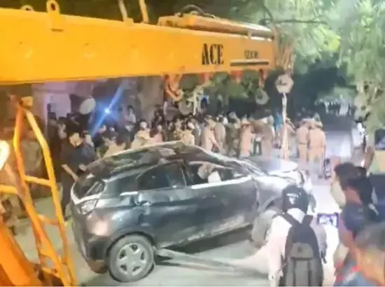 ਤੇਜ਼ ਰਫ਼ਤਾਰ ਕਾਰ ਨੇ ਘਰ ਦੇ ਬਾਹਰ ਬੈਠੇ 5 ਲੋਕਾਂ ਨੂੰ ਕੁਚਲਿਆ