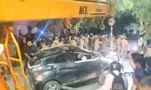 ਤੇਜ਼ ਰਫ਼ਤਾਰ ਕਾਰ ਨੇ ਘਰ ਦੇ ਬਾਹਰ ਬੈਠੇ 5 ਲੋਕਾਂ ਨੂੰ ਕੁਚਲਿਆ