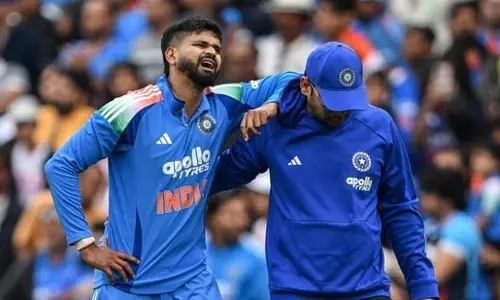 IND VS AUS: ਸਿਡਨੀ ਵਿੱਚ ਵਨ ਡੇਅ ਮੈਚ ਦੌਰਾਨ ਕ੍ਰਿਕਟਰ ਸ਼੍ਰੇਅਸ ਅਈਅਰ ਨੂੰ ਲੱਗੀ ਸੱਟ