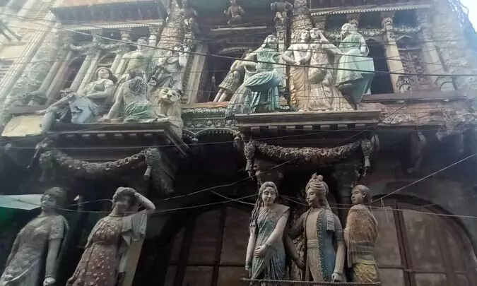 114 ਸਾਲ ਪੁਰਾਣਾ ਸ਼ੀਸ਼ ਮਹਿਲ ਡਿੱਗਣ ਦੀ ਕਗਾਰ ਤੇ, ਕਿਸੇ ਟਾਈਮ ਖਿੱਚਦਾ ਕੇਂਦਰ ਬਣਿਆ ਸ਼ੀਸ਼ ਮਹਿਲ ਦੇਖ ਰੇਖ ਤੋਂ ਵਾਂਝਾ 114 ਸਾਲ ਪੁਰਾਣਾ ਸ਼ੀਸ਼ ਮਹਿਲ ਡਿੱਗਣ ਦੀ ਕਗਾਰ ਤੇ, ਕਿਸੇ ਟਾਈਮ ਖਿੱਚਦਾ ਕੇਂਦਰ ਬਣਿਆ ਸ਼ੀਸ਼ ਮਹਿਲ ਦੇਖ ਰੇਖ ਤੋਂ ਵਾਂਝਾ