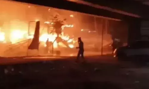 ਰੈਸਟੋਰੈਂਟ ਵਿੱਚ ਭਿਆਨਕ ਅੱਗ ਅਤੇ ਸਿਲੰਡਰ ਫਟੇ; ਇੱਕ ਔਰਤ ਦੀ ਮੌਤ