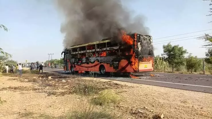 Bus Accident: ਜੈਪੁਰ ਵਿੱਚ ਹਾਈਟੈਂਸ਼ਨ ਤਾਰਾਂ ਨਾਲ ਟਕਰਾਈ ਬੱਸ ਨੂੰ ਲੱਗੀ ਅੱਗ, ਦੋ ਮੌਤਾਂ Bus Accident: ਜੈਪੁਰ ਵਿੱਚ ਹਾਈਟੈਂਸ਼ਨ ਤਾਰਾਂ ਨਾਲ ਟਕਰਾਈ ਬੱਸ ਨੂੰ ਲੱਗੀ ਅੱਗ, ਦੋ ਮੌਤਾਂ