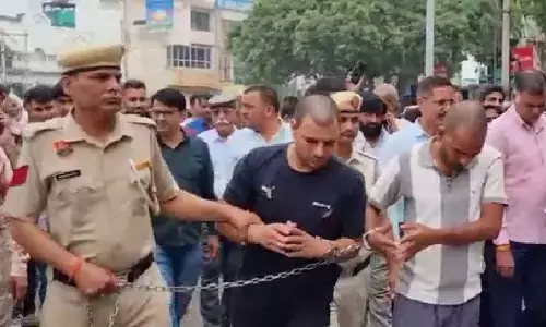 ਇੱਕ ਕਰੋੜ ਰੁਪਏ ਦੀ ਫਿਰੌਤੀ ਮੰਗਣ ਵਾਲੇ ਚਾਰ ਮੁਲਜ਼ਮ ਗ੍ਰਿਫ਼ਤਾਰ, ਰੇਵਾੜੀ ਸ਼ਹਿਰ ਵਿੱਚ ਪੁਲਿਸ ਨੇ ਮੁਲਜ਼ਮਾਂ ਦੀ ਪਰੇਡ ਕੀਤੀ