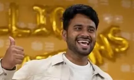 ਭਾਰਤੀ ਵਿਅਕਤੀ ਅਨਿਲਕੁਮਾਰ ਬੋਲਾ ਨੇ ਯੂਏਈ ਵਿੱਚ ਜਿੱਤੀ 100 ਮਿਲੀਅਨ ਦਿਰਹਮ ਦੀ ਲਾਟਰੀ ਭਾਰਤੀ ਵਿਅਕਤੀ ਅਨਿਲਕੁਮਾਰ ਬੋਲਾ ਨੇ ਯੂਏਈ ਵਿੱਚ ਜਿੱਤੀ 100 ਮਿਲੀਅਨ ਦਿਰਹਮ ਦੀ ਲਾਟਰੀ