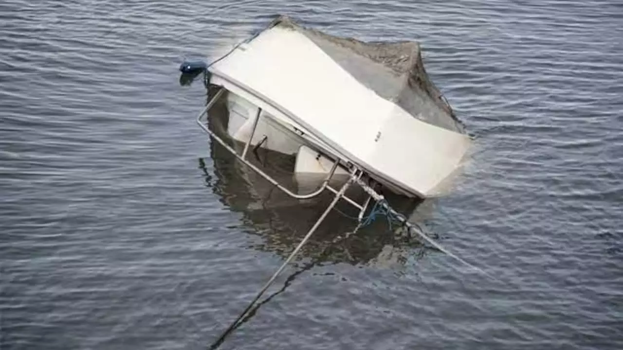 Uttar Pradesh News: ਉੱਤਰ ਪ੍ਰਦੇਸ਼ ਵਿੱਚ ਵੱਡਾ ਹਾਦਸਾ, ਸਵਾਰੀਆਂ ਨਾਲ ਭਰੀ ਕਿਸ਼ਤੀ ਪਲਟੀ