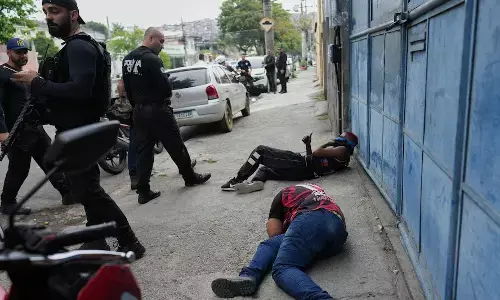 ਬ੍ਰਾਜ਼ੀਲ ਦੀ ਡਰੱਗ ਲਾਰਡਸ ਵਿਰੁੱਧ ਫ਼ੈਸਲਾਕੁਨ ਜੰਗ: ਗਲੀਆਂ ਵਿੱਚ ਲਾਸ਼ਾਂ ਦੇ ਢੇਰ ਲੱਗੇ