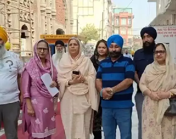 ਦਿੱਲੀ ਸਿੱਖ ਗੁਰਦੁਆਰਾ ਪ੍ਰਬੰਧਕ ਕਮੇਟੀ ਦੀ ਮੈਂਬਰ ਬੀਬੀ ਰਣਜੀਤ ਕੌਰ ਵੱਲੋਂ ਪਰਮਜੀਤ ਸਿੰਘ ਸਰਨਾ ਖ਼ਿਲਾਫ਼ ਸ਼ਿਕਾਇਤ ਪੱਤਰ ਜਥੇਦਾਰ ਅਕਾਲ ਤਖ਼ਤ ਸਾਹਿਬ ਨੂੰ ਸੌਂਪਿਆ ਦਿੱਲੀ ਸਿੱਖ ਗੁਰਦੁਆਰਾ ਪ੍ਰਬੰਧਕ ਕਮੇਟੀ ਦੀ ਮੈਂਬਰ ਬੀਬੀ ਰਣਜੀਤ ਕੌਰ ਵੱਲੋਂ ਪਰਮਜੀਤ ਸਿੰਘ ਸਰਨਾ ਖ਼ਿਲਾਫ਼ ਸ਼ਿਕਾਇਤ ਪੱਤਰ ਜਥੇਦਾਰ ਅਕਾਲ ਤਖ਼ਤ ਸਾਹਿਬ ਨੂੰ ਸੌਂਪਿਆ