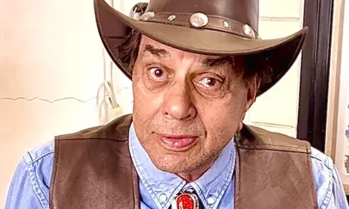 Dharmendra: 89 ਦੀ ਉਮਰ ਚ ਵੀ ਧਰਮਿੰਦਰ ਫ਼ਿਲਮਾਂ ਵਿੱਚ ਸਰਗਰਮ, ਜਲਦ ਰਿਲੀਜ਼  ਹੋਵੇਗੀ ਨਵੀਂ ਫ਼ਿਲਮ