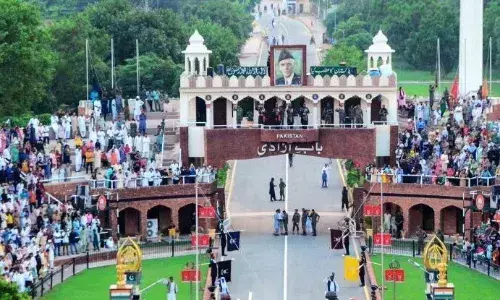 ਅੰਮ੍ਰਿਤਸਰ ਦਿਹਾਤੀ ਪੁਲਿਸ ਵੱਲੋਂ ਵਾਹਗਾ ਬਾਰਡਰ ਨੇੜੇ ਪਿੰਡਾਂ ਚ ਚਲਾਇਆ ਸਰਚ ਆਪਰੇਸ਼ਨ, ਪੁਲਿਸ ਦੀ ਵੱਡੀ ਕਾਰਵਾਈ