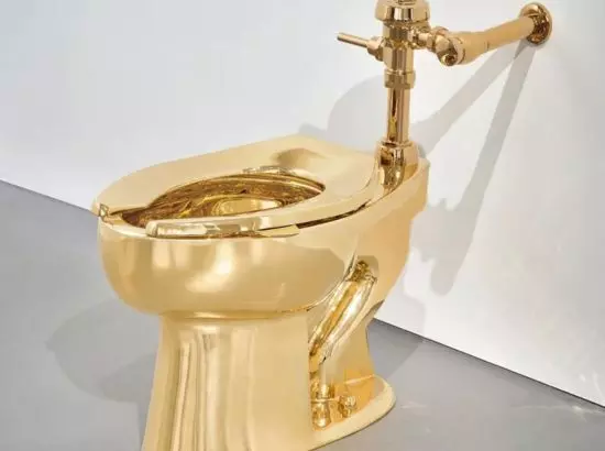 ਸੋਨੇ ਦੇ ਟਾਇਲਟ ਦੀ ਨਿਲਾਮੀ: ਸ਼ੁਰੂਆਤੀ ਕੀਮਤ ₹83 ਕਰੋੜ ਸੋਨੇ ਦੇ ਟਾਇਲਟ ਦੀ ਨਿਲਾਮੀ: ਸ਼ੁਰੂਆਤੀ ਕੀਮਤ ₹83 ਕਰੋੜ