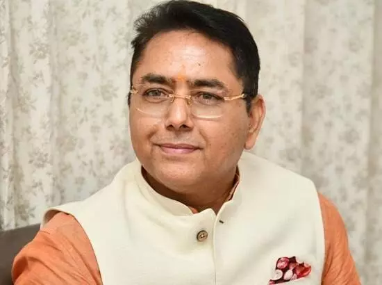 Punjab News: ਬਿਜਲੀ ਮੁਲਾਜ਼ਮਾਂ ਨੇ ਕੈਬਿਨਟ ਮੰਤਰੀ ਅਰੋੜਾ ਦੇ ਘਰ ਦਾ ਕੀਤਾ ਘਿਰਾਓ, ਹੱਕੀ ਮੰਗਾਂ ਨੂੰ ਲੈਕੇ ਅੜੇ