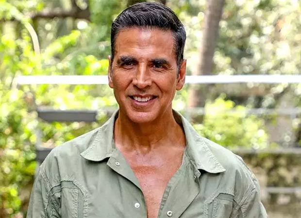 Akshay Kumar: ਅਕਸ਼ੇ ਕੁਮਾਰ ਨਾਲ ਫੋਟੋ ਖਿਚਾਉਣ ਆਏ ਦਿਵਯੰਗ ਪ੍ਰਸ਼ੰਸਕ ਨਾਲ ਬਦਸਲੂਕੀ, ਸਕਿਊਰਟੀ ਨੇ ਕਮੀਜ਼ ਤੋਂ ਫੜ ਖਿੱਚਿਆ