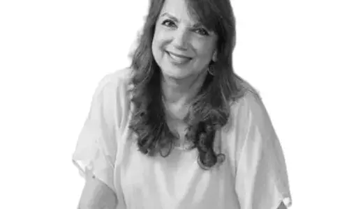 ਅਦਾਕਾਰ ਸੰਜੇ ਖਾਨ ਦੀ ਪਤਨੀ ਜ਼ਰੀਨ ਕਤਰਕ ਦਾ 81 ਸਾਲ ਦੀ ਉਮਰ ਵਿੱਚ ਦੇਹਾਂਤ