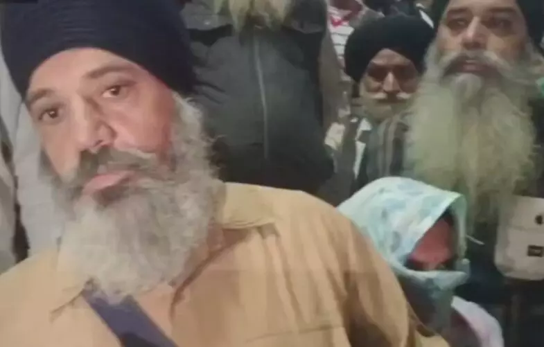 Punjab News: ਕਾਰ ਵਿੱਚ ਨਿਹੰਗ ਦੇ ਬਾਣੇ ਵਿੱਚ ਮੀਟ ਖਾਣ ਵਾਲਾ ਗ੍ਰਿਫਤਾਰ, ਹਾਈਵੇ ਤੇ ਹੋਇਆ ਹੰਗਾਮਾ