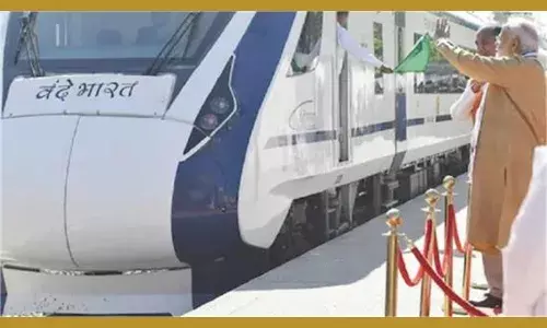 ਪ੍ਰਧਾਨ ਮੰਤਰੀ ਮੋਦੀ ਨੇ 4 ਨਵੀਆਂ ਵੰਦੇ ਭਾਰਤ ਰੇਲ ਗੱਡੀਆਂ ਨੂੰ ਦਿਖਾਈ ਹਰੀ ਝੰਡੀ