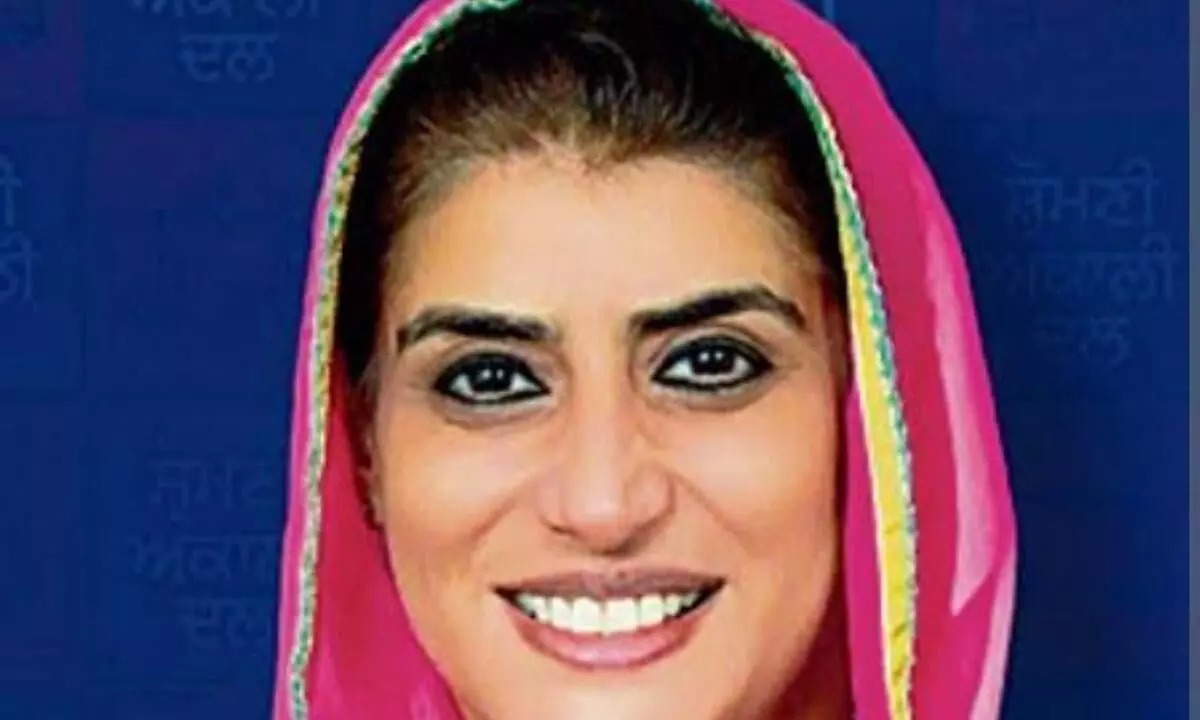 ਮਜੀਠਾ ਤੋਂ ਵਿਧਾਇਕ ਗਨੀਵ ਕੌਰ ਮਜੀਠੀਆ ਵੱਲੋਂ ਗੋਲੀਬਾਰੀ ਵਿੱਚ ਜ਼ਖ਼ਮੀ ਮੁਖਵਿੰਦਰ ਸਿੰਘ ਦਾ ਹਾਲਚਾਲ ਪੁੱਛਿਆ