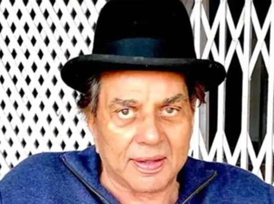 ਧਰਮਿੰਦਰ ਦੀ ਸਿਹਤ ਵਿੱਚ ਹੋ ਰਿਹਾ ਸੁਧਾਰ, ਵੈਂਟੀਲੇਟਰ ਦੀਆਂ ਅਫਵਾਹਾਂ ਨੂੰ ਕੀਤਾ ਖਾਰਜ